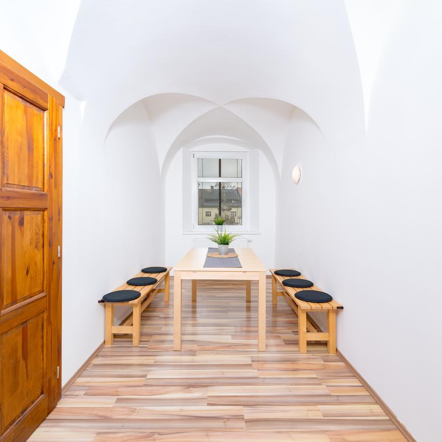 Penzion, Restaurant Gloria Chrastava Exteriör bild