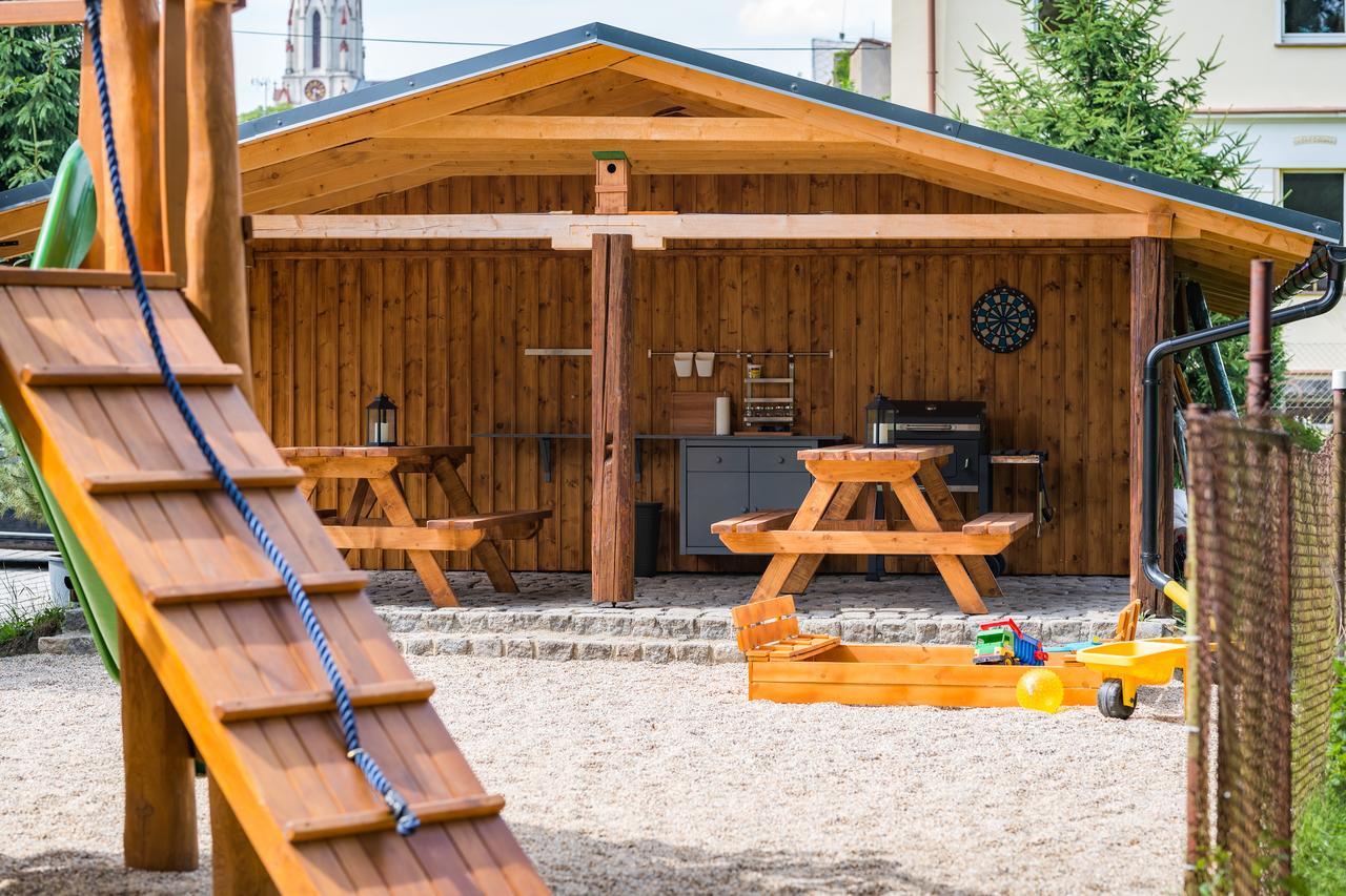 Penzion, Restaurant Gloria Chrastava Exteriör bild